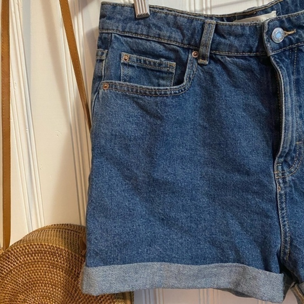 Denim & Co High Waisted 100% cotton boyfriend style,rolled, vintage style shorts